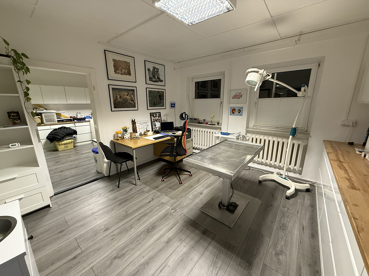 Praxis Behandlungsraum Tierarzt