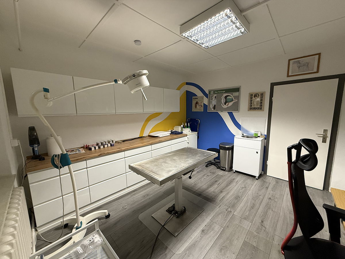 Praxis Behandlungsraum Tierarzt